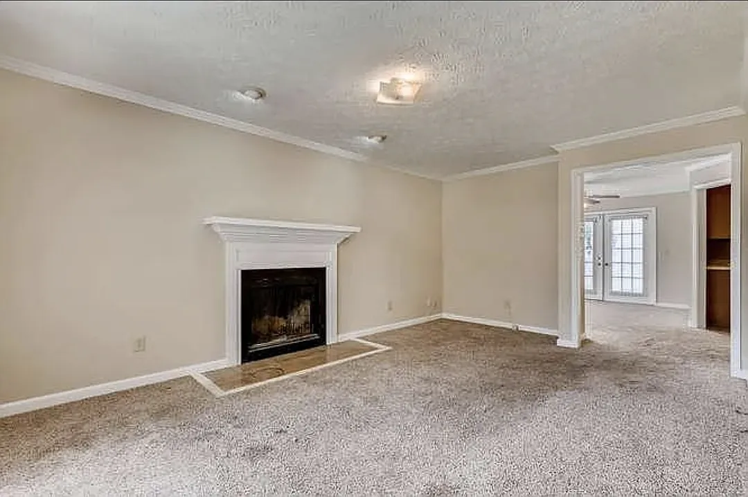 3 bed, 2208 sqft, $1,800 — Photo 3