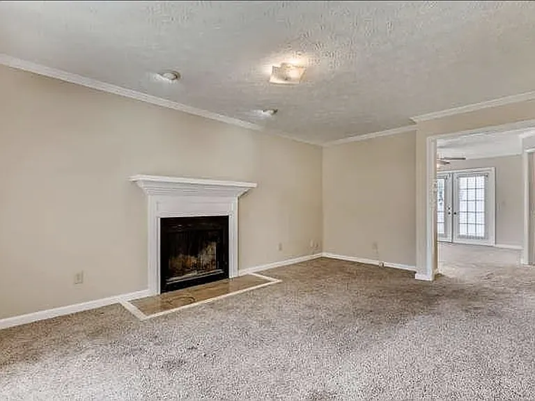 2124B Hickory Bnd SE #B — Photo 3