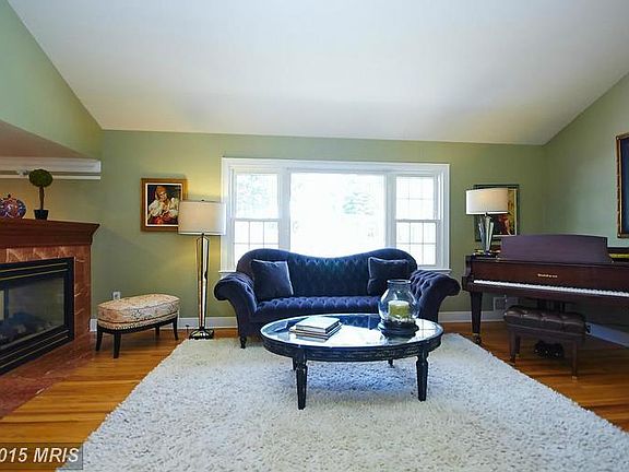 3rd image of 4315 Lorene Ln