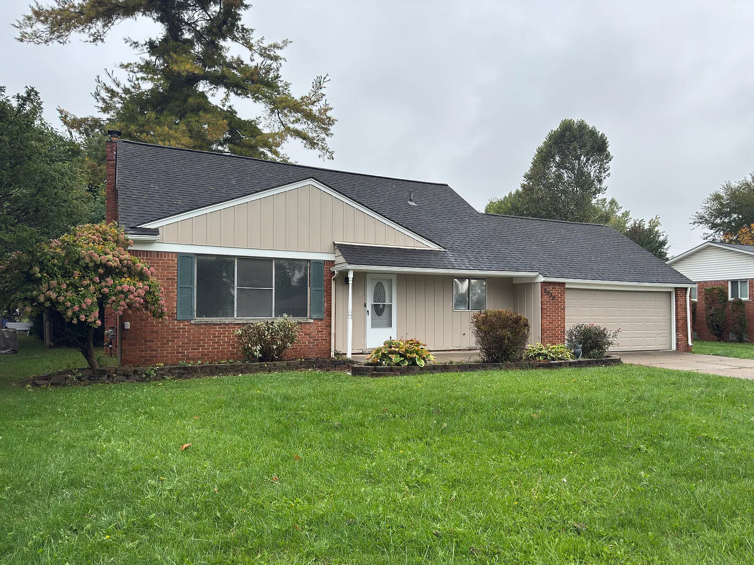 3 bed, 1.5 bath, 1600 sqft, $2,200 — Photo 1