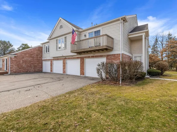 37327 Stonegate Cir #4, Clinton Township, MI 48036