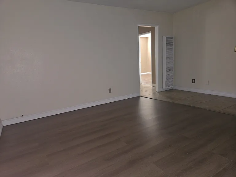 4700 Clair Del Ave #506 — Photo 8