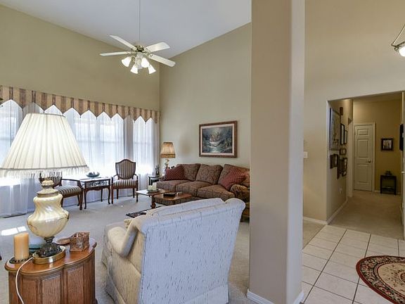3rd image of 413 Silverwood Cir