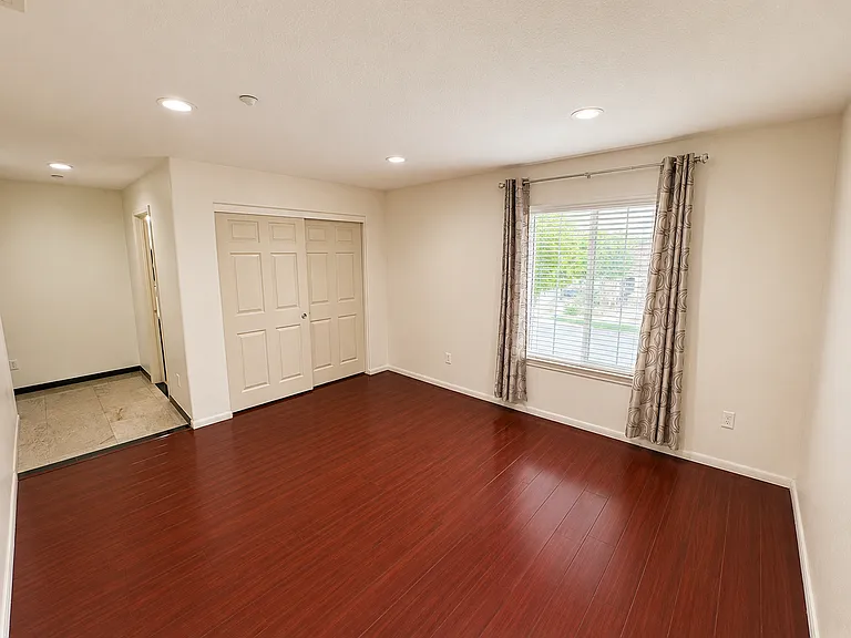 621 Marbella Ct — Photo 35
