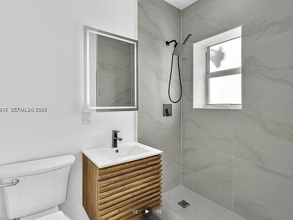 2nd image of 709 SW 4th Ct #2