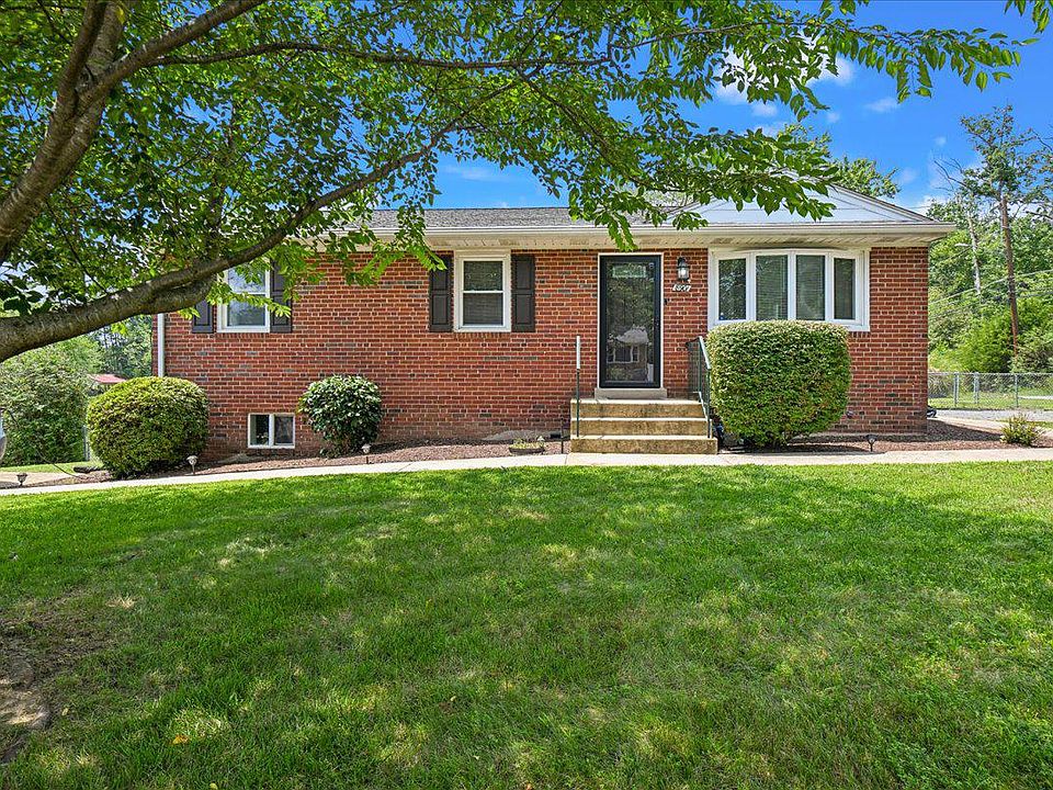 1st image of 8901 Townsend Ln