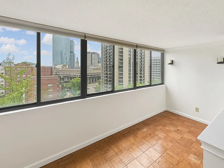 9 Hawthorne Pl #10G — Photo 6