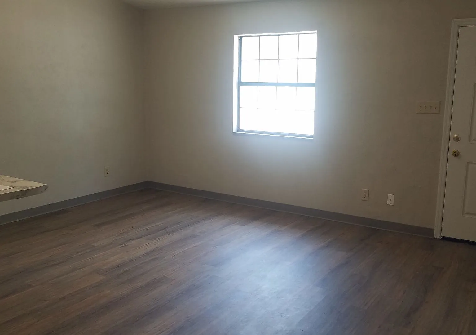 Check Out This 2 bedroom/1 bathroom Duplex! — Photo 2
