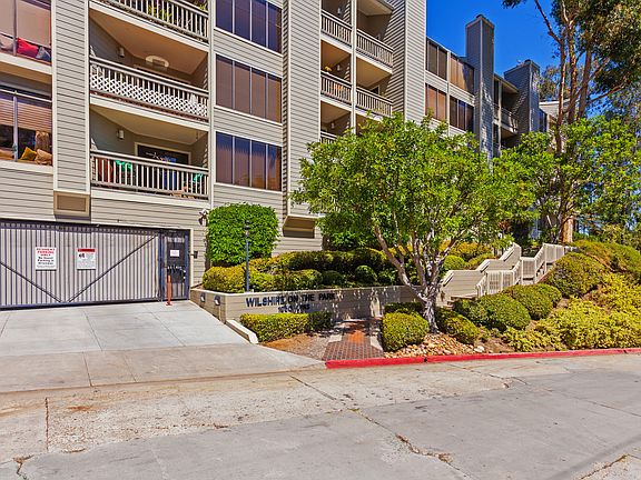 3rd image of 1950 Upas St Unit 101