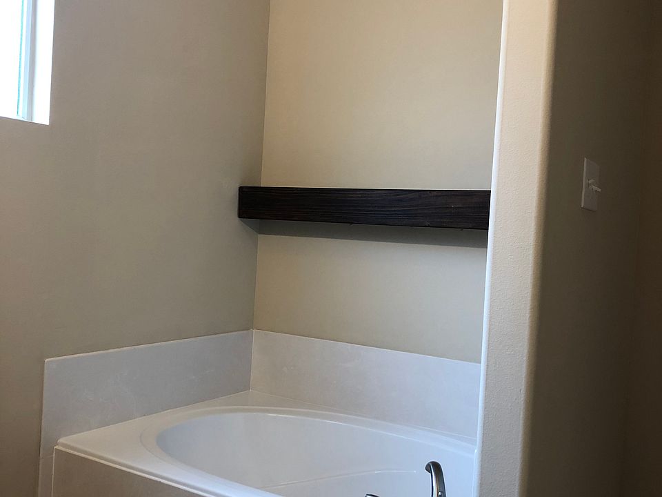 1st image of 120 Pettigrove Dr