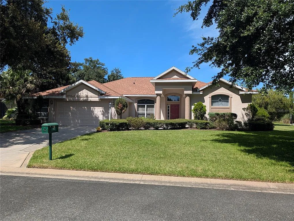 3 bed, 2.0 bath, 2111 sqft, $2,875 — Photo 2