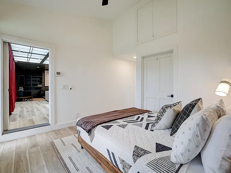 5511 N Dunlap Rd — Photo 54