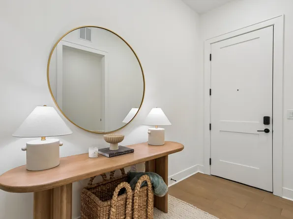 540 Helmsman #1233, Charleston, SC 29492