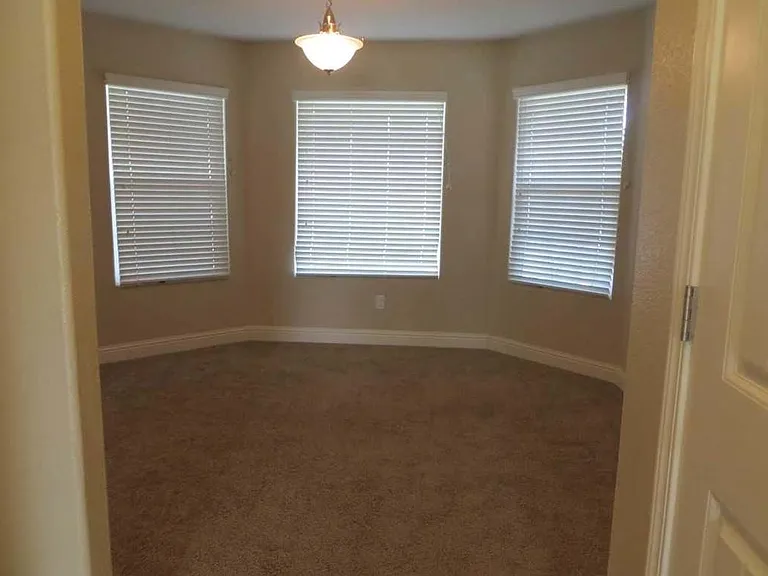 5367 N Madelyn Ave — Photo 4