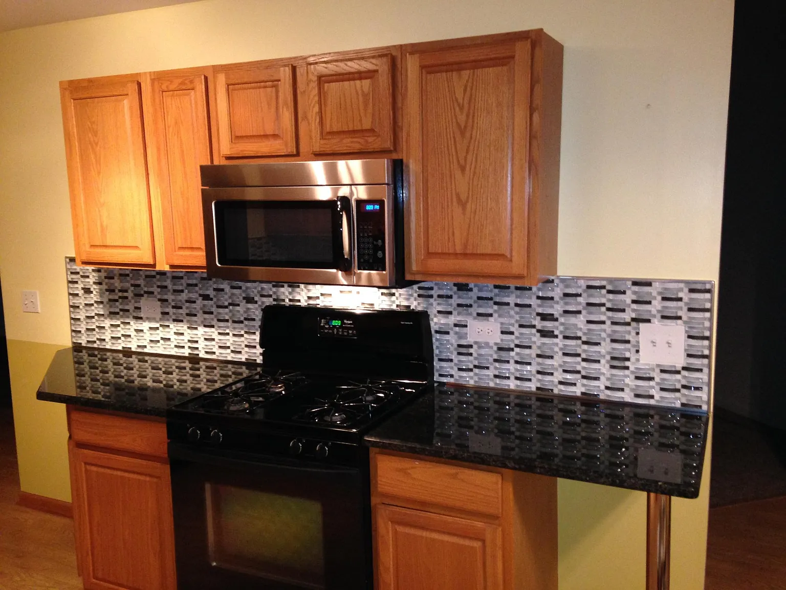 3 bed, 3.5 bath, 2030 sqft, $2,990 — Photo 2