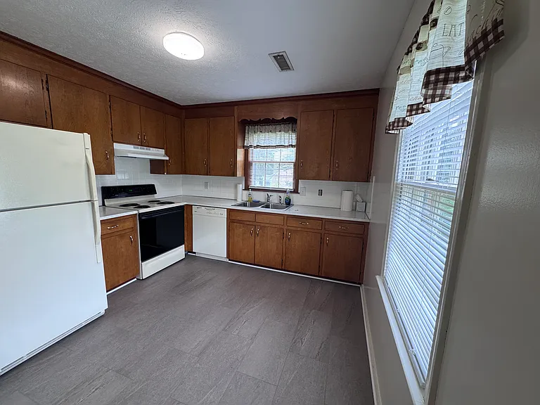 264 Powtan Dr #2 — Photo 5