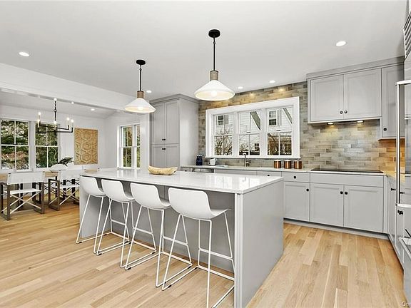 5th image of 606 Orienta Ave