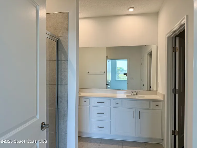 917 Castleford Ave NE — Photo 15