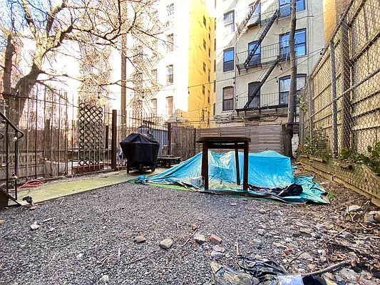 Rented by Bond New York | media 7