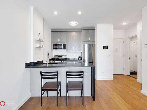 5th image of 721 Metropolitan Ave APT 3R