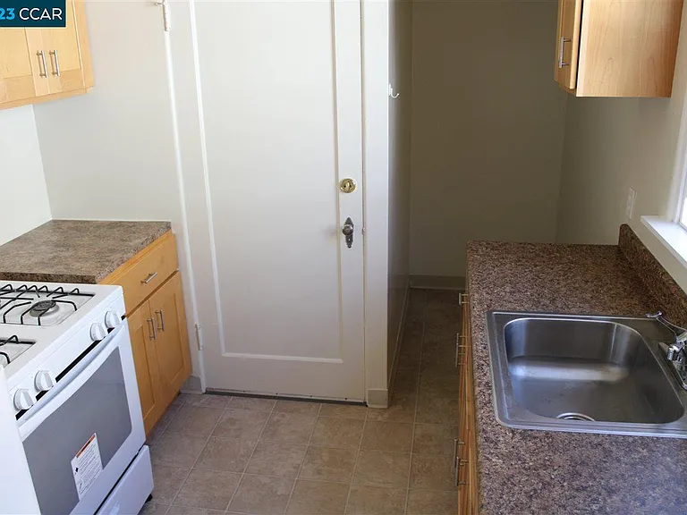 515 Lexington Ave #517 — Photo 6