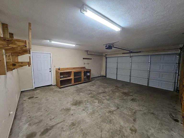 2018 Hickory Dr — Photo 21