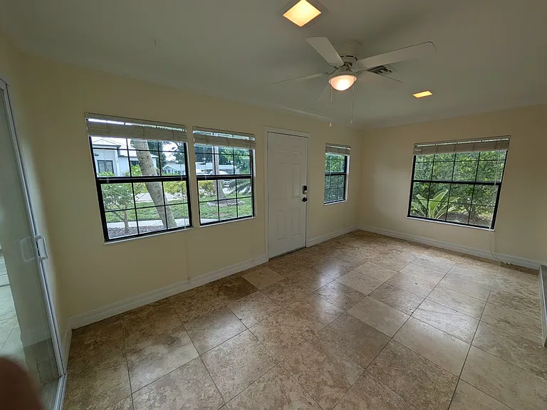 27654 Franklin St — Photo 7