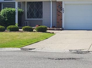 434 Lockmoor Ct, Grand Blanc, MI
