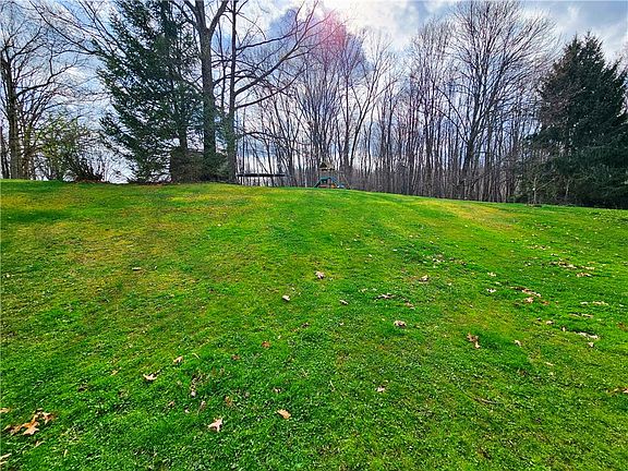 4th image of 168 Glenford Vlg