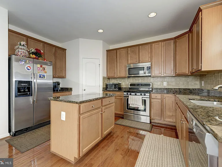 22677 Flowing Spring Sq — Photo 8
