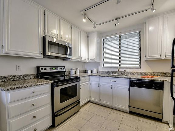 5th image of 145 Gardenside Dr APT 3