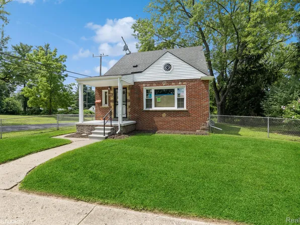 16801 Woodbine St, Detroit, MI 48219