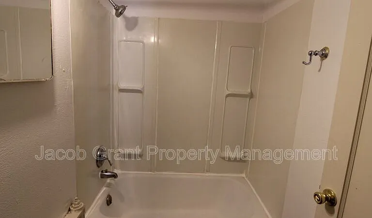 4719 Yellowstone Ave #7 — Photo 4