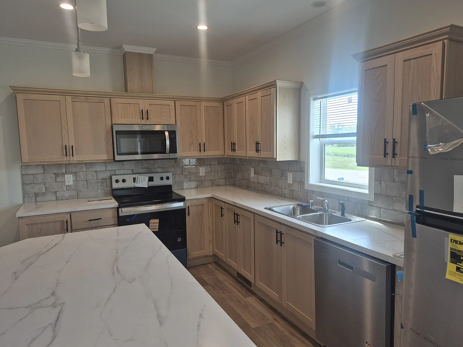 2 bed, 900 sqft, $1,400 — Photo 3