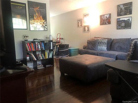 2nd image of 626 Camrose Dr #628