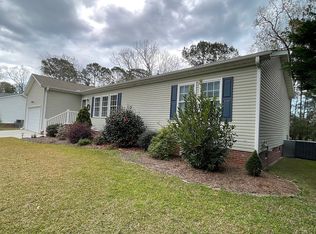 132 Nandina Dr, Hampstead, NC 28443