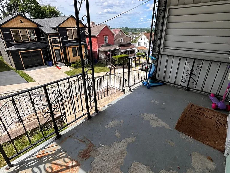 109 Kenova St — Photo 27
