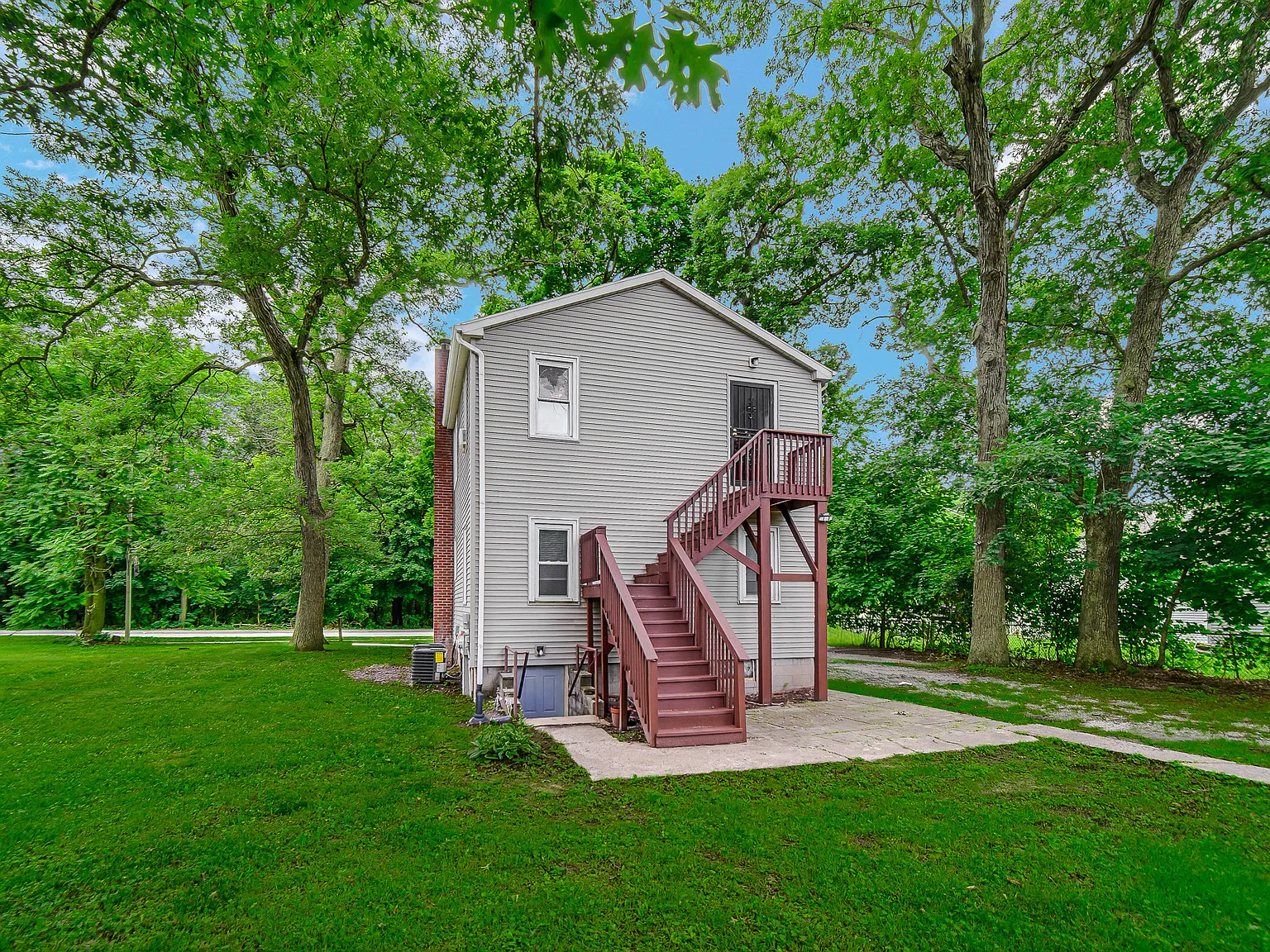 261 W Main St — Photo 3