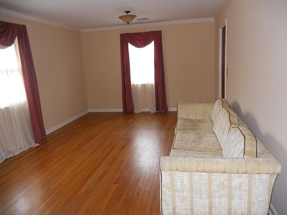 5th image of 396 Lake Circle Dr