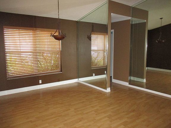 Formal Dining