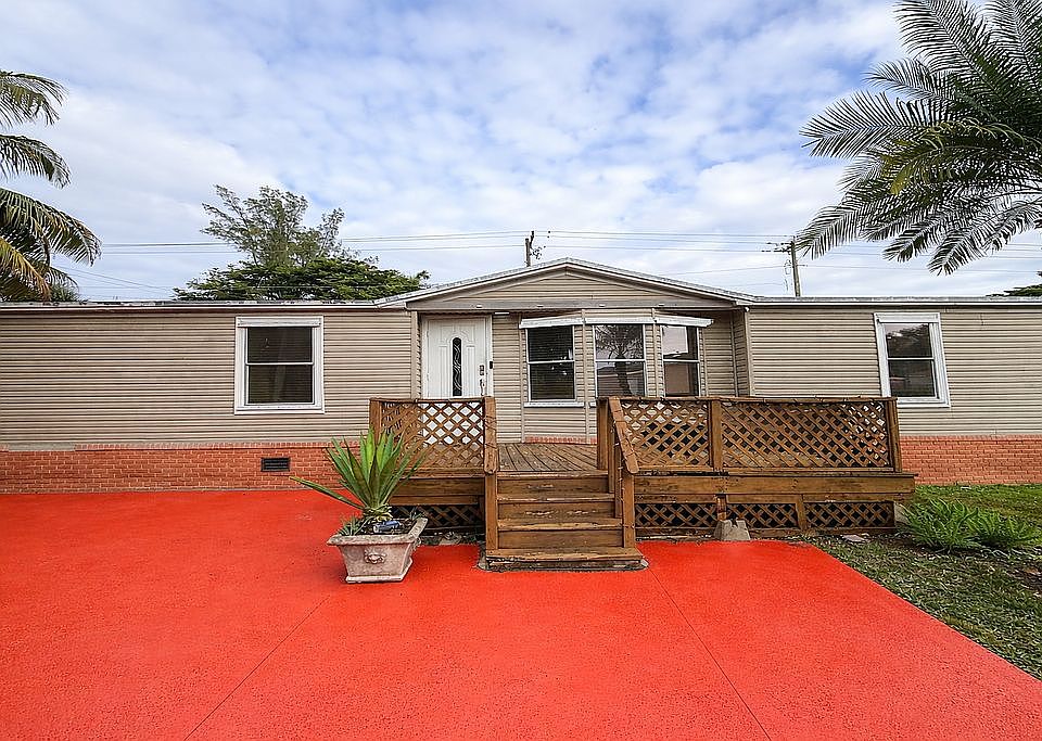 1st image of 220 NE 12th Ave Lot 6