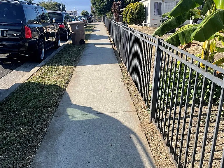 11140 1/2 S Mariposa Ave — Photo 4