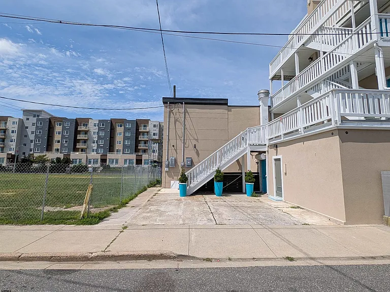 526 Atlantic Ave — Photo 5