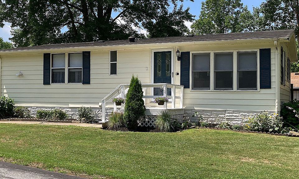 1st image of 49 Tracy Ln