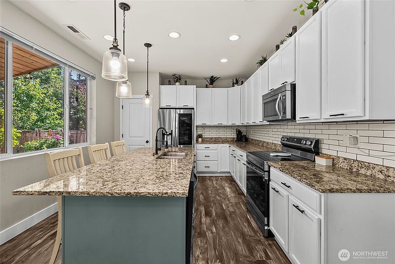 3rd image of 4283 SW Chatterton Avenue