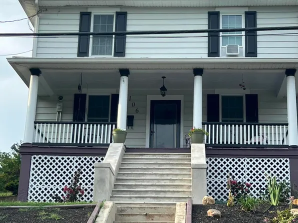106 W Pine St, Clifton Forge, VA 24422