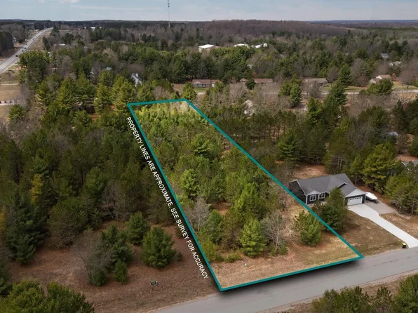 31 Old Cabin Dr #31, Interlochen, MI 49643