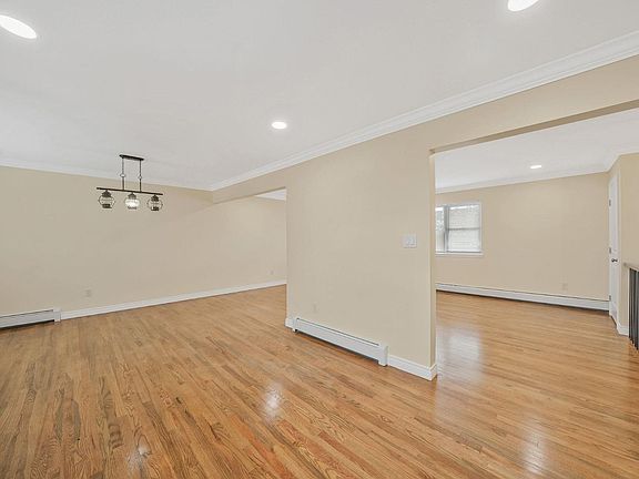 2nd image of 1 Duncan Pl Floor 2