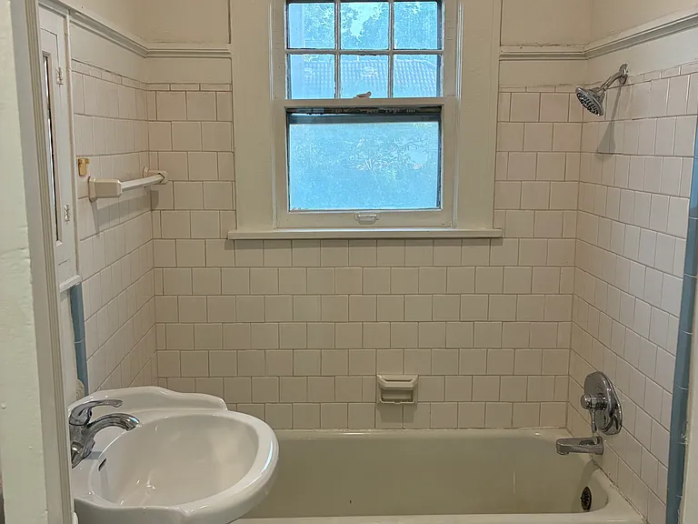 1834 N Market Ave — Photo 13