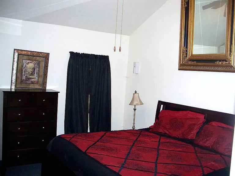 128 E Pine St — Photo 17